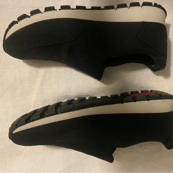 Prada slip on sneakers - Picture 2 of 5